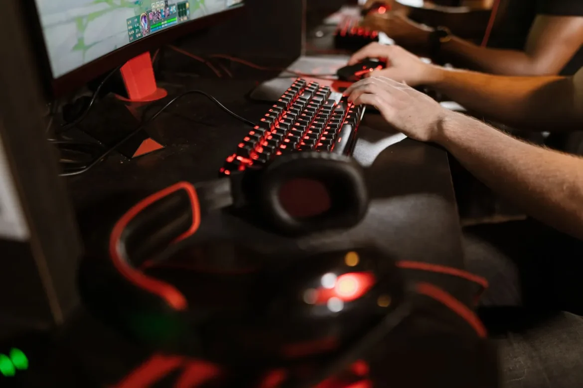 Best Gaming Mouse for Big Hands - best gaming mouse for big hands