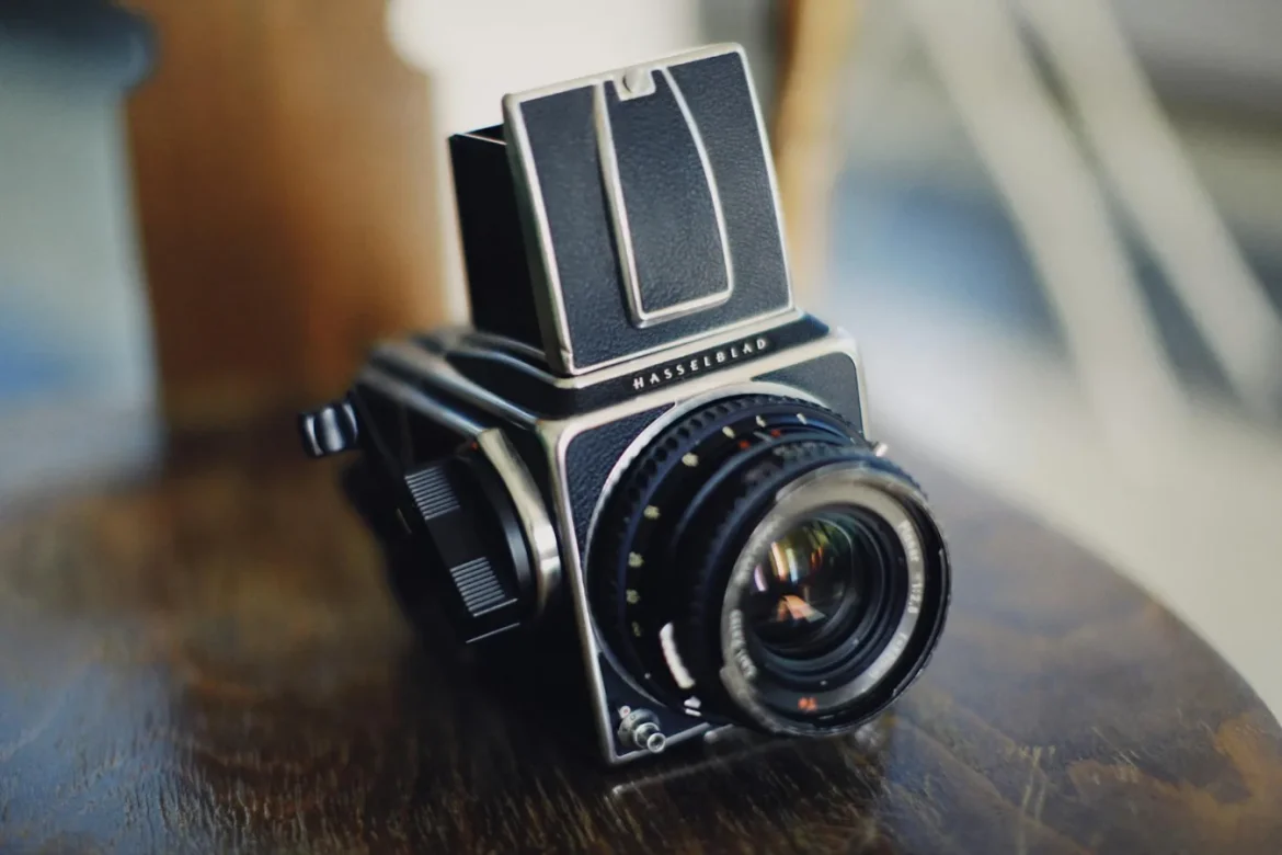 Best Medium Format Mirrorless Cameras - medium format mirrorless camera