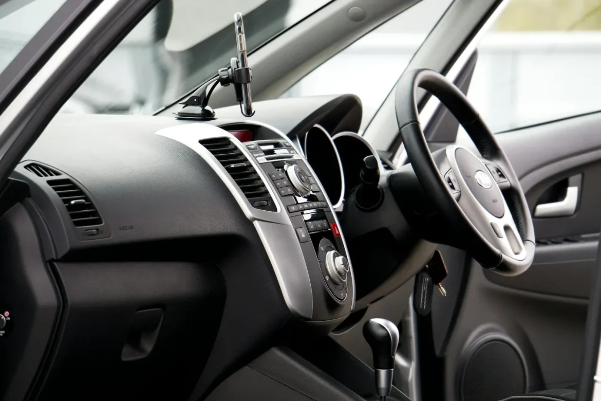 How to Choose a Car Vent Phone Mount - car mount phone vent