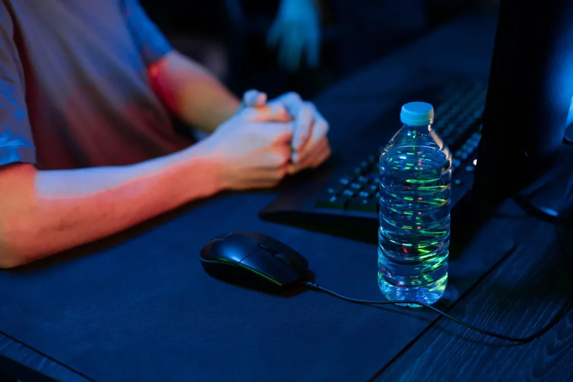 Large Gaming Mouse: How to Choose One - large gaming mouse
