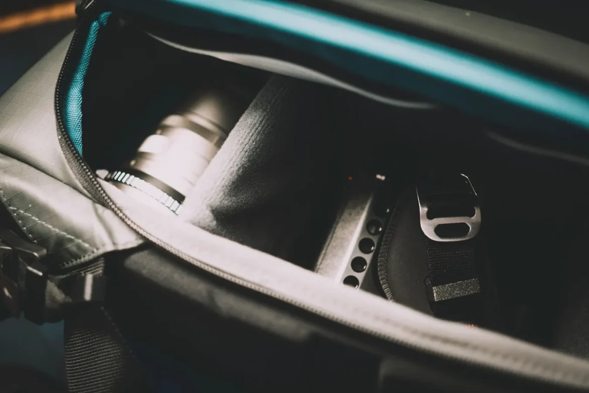 How to Choose a Mirrorless Camera Pouch - mirrorless camera pouch