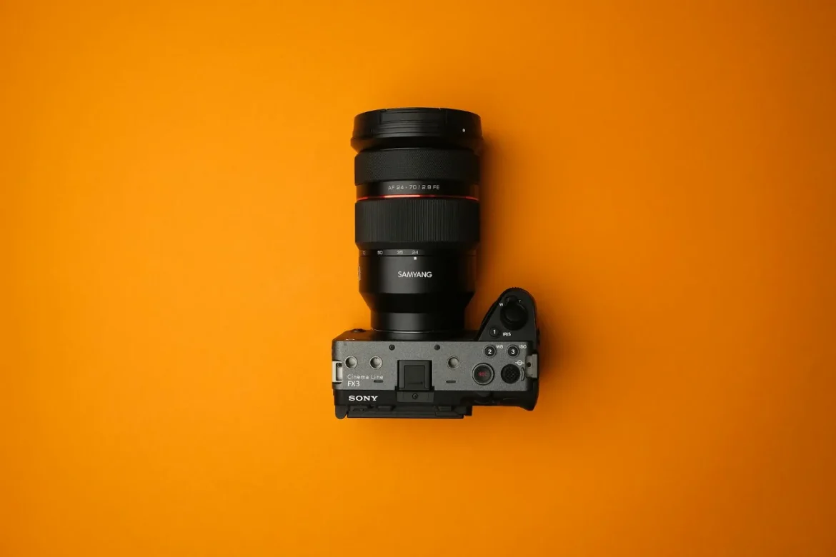 Mirrorless Camera vs Full Frame: Which Fits You? - mirrorless camera vs full frame