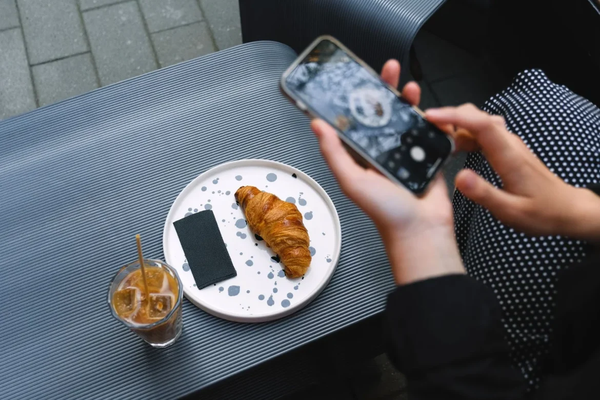 Polka Dot Phone Case: How to Choose - polka dot phone case