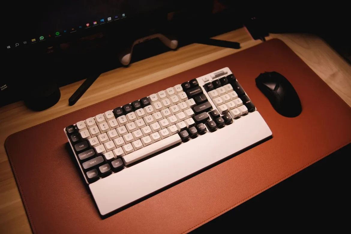 How to Choose a White Gaming Mouse Mat - white gaming mouse mat