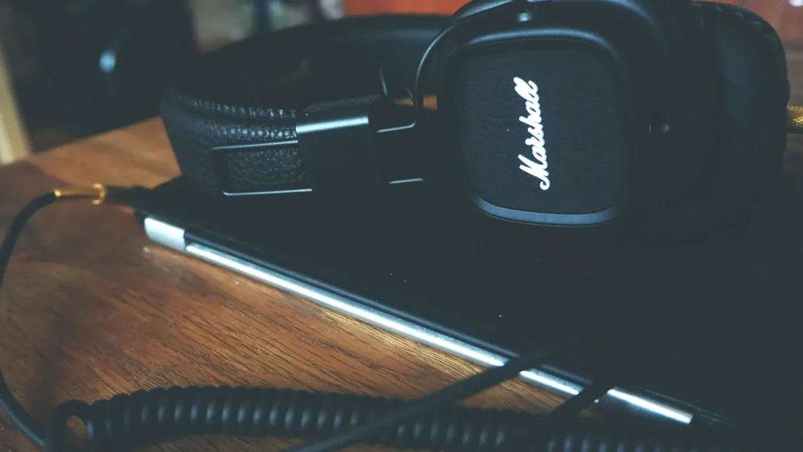 Wired vs Wireless Gaming Headsets - wired vs wireless headset gaming
